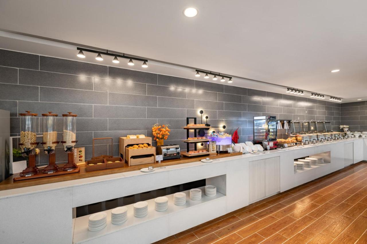 Holiday Inn Express Shenyang North Station By Ihg Exteriör bild