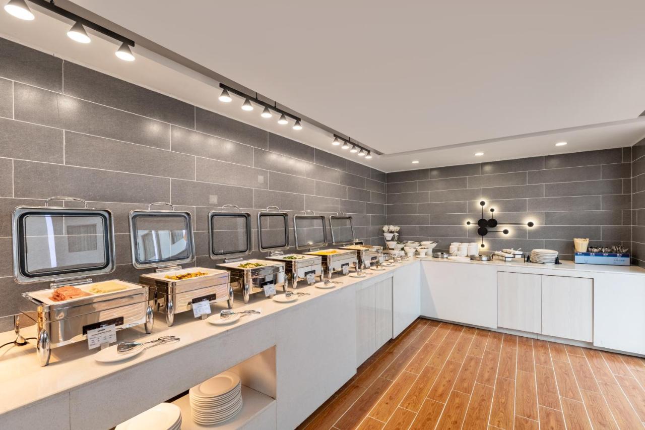 Holiday Inn Express Shenyang North Station By Ihg Exteriör bild