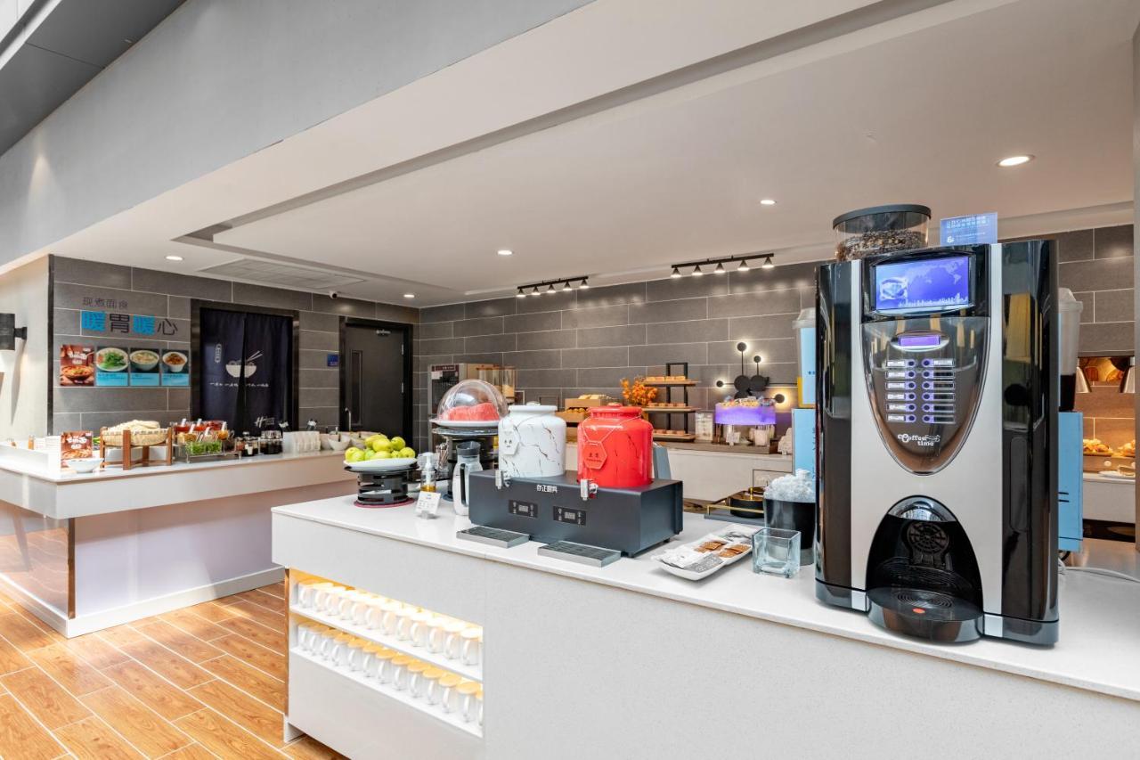 Holiday Inn Express Shenyang North Station By Ihg Exteriör bild