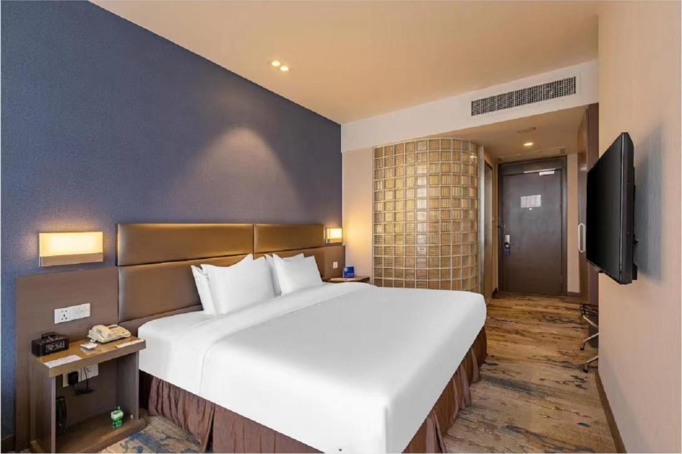 Holiday Inn Express Shenyang North Station By Ihg Exteriör bild