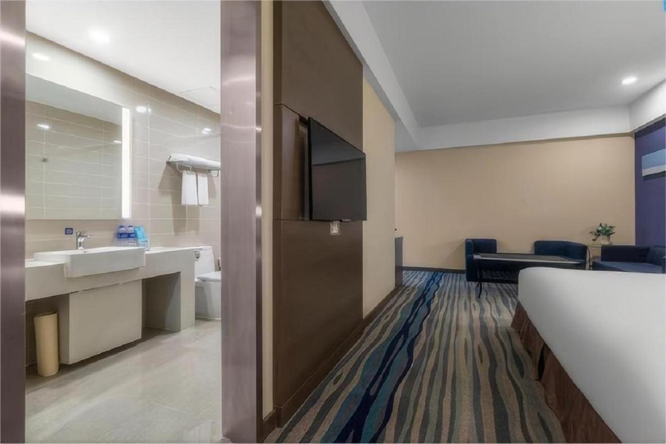 Holiday Inn Express Shenyang North Station By Ihg Exteriör bild