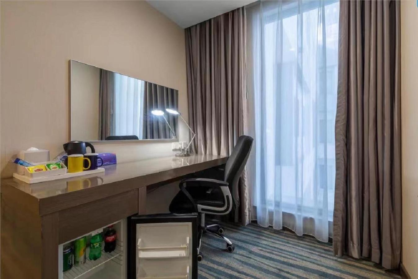 Holiday Inn Express Shenyang North Station By Ihg Exteriör bild
