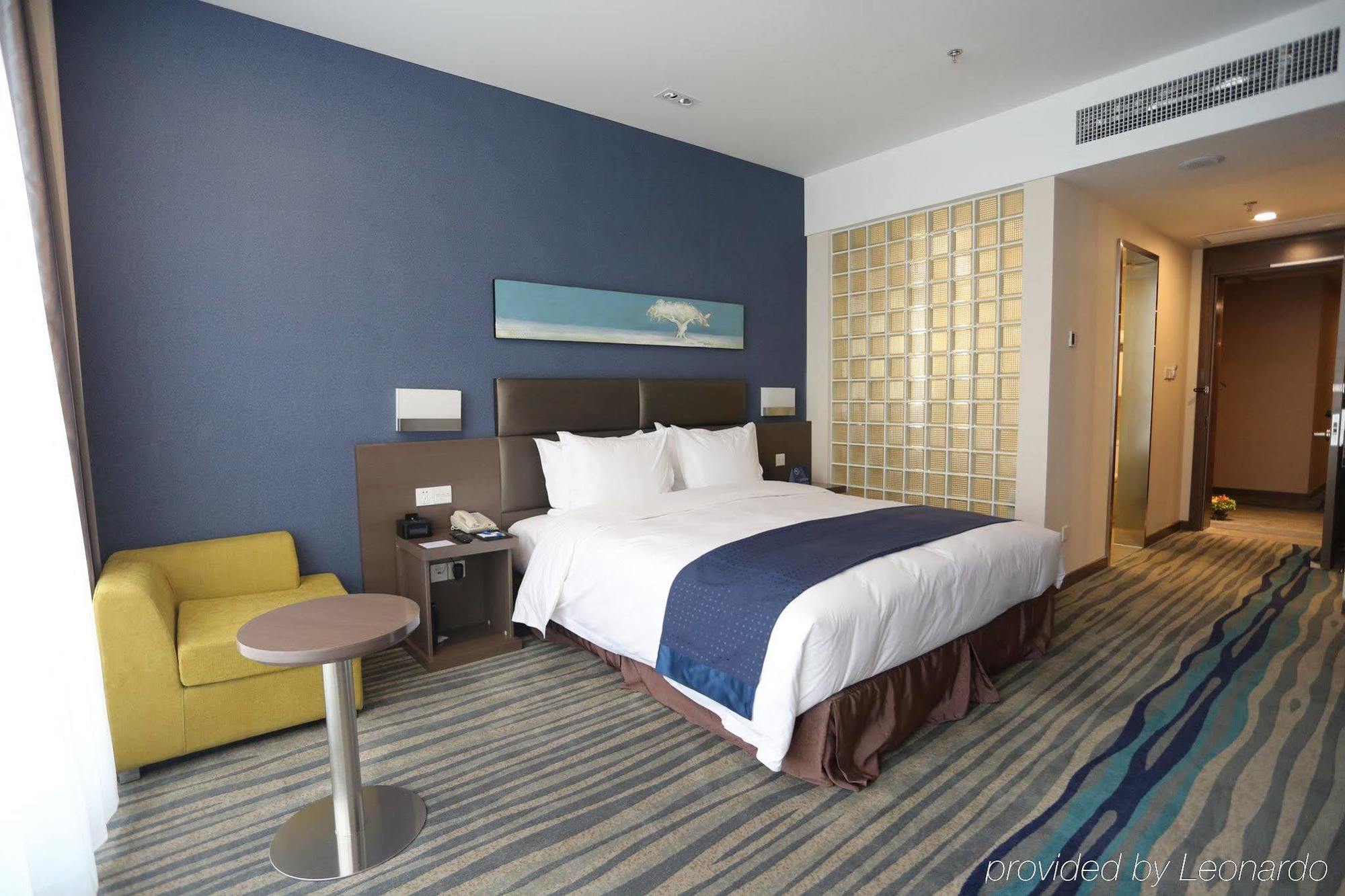 Holiday Inn Express Shenyang North Station By Ihg Exteriör bild