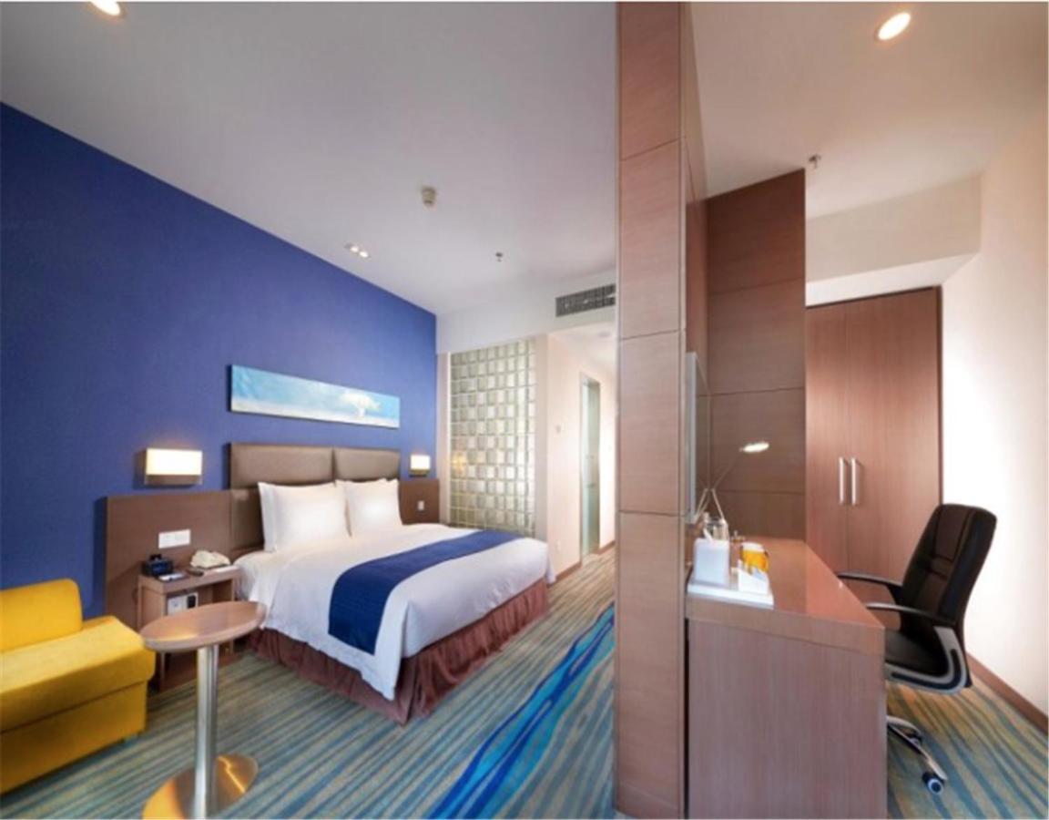 Holiday Inn Express Shenyang North Station By Ihg Exteriör bild